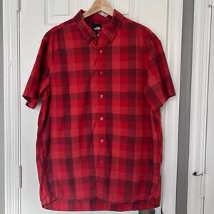 Classic The North Face Red Plaid Button-Down Shirt – Men’s Large